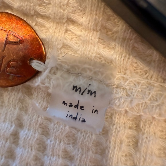 Free People Women’s Colt Top Waffle Knit Raw Hem Long Sleeves Sz M - Picture 8 of 15